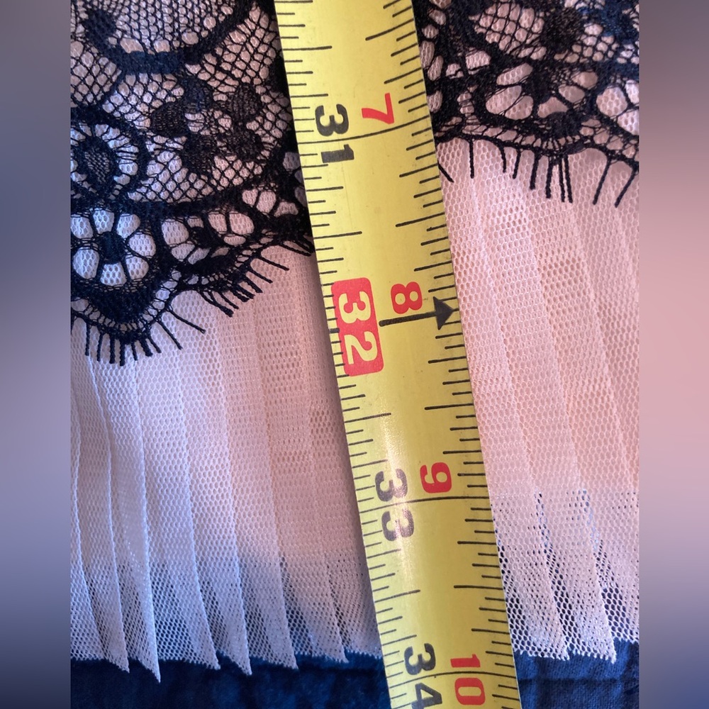 Max & Cleo One Shoulder Pleated Dress with Lace sz 6 - Picture 13 of 13